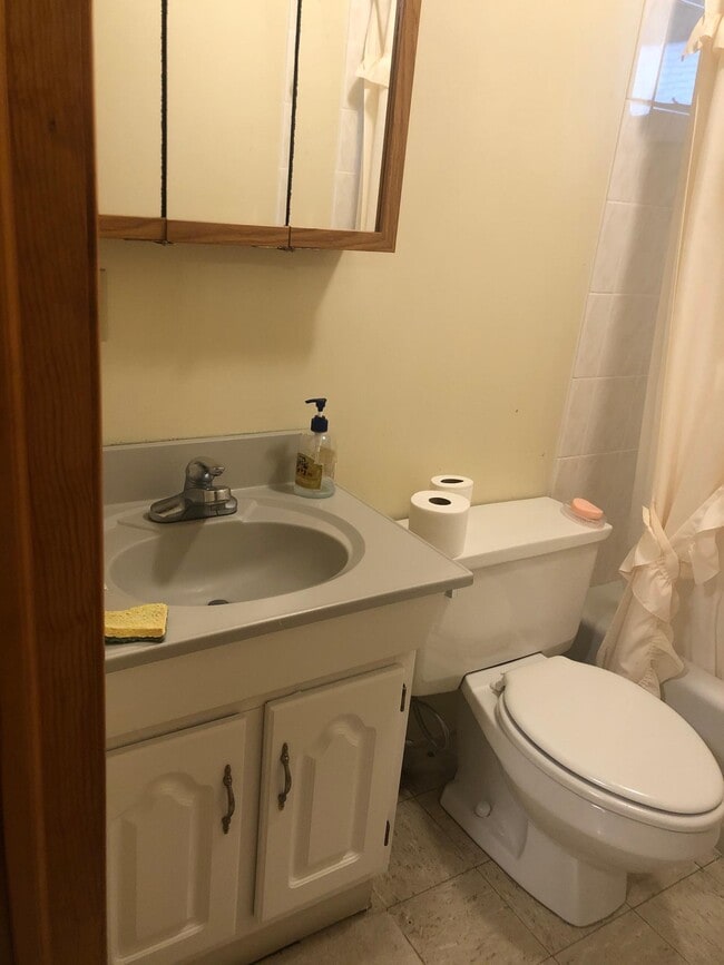 70 Oak St Unit 1, Willimantic, CT 06226 Apartments in Willimantic, CT