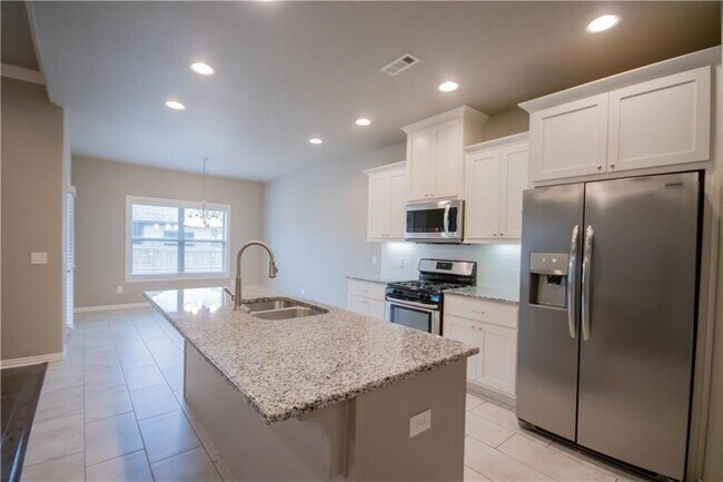 Building Photo - 301 Cisterna Dr