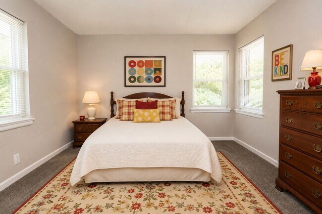 Foto del edificio - 305 Sunrise Ln