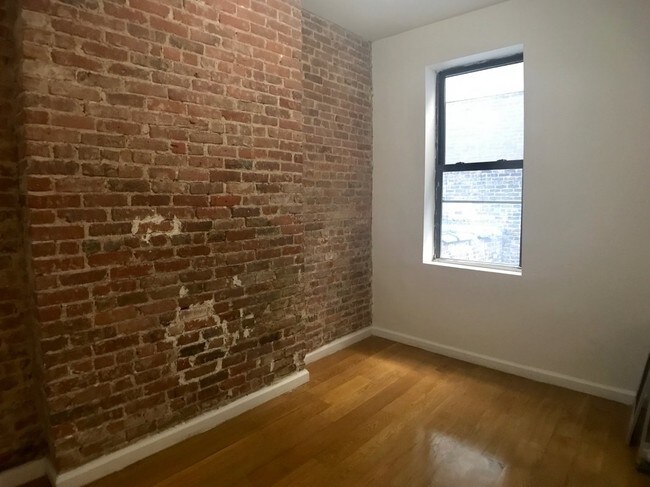 Building Photo - 1722 Amsterdam Ave