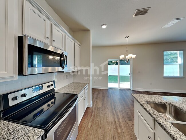 Foto del edificio - 7808 Stumble Journey Ln