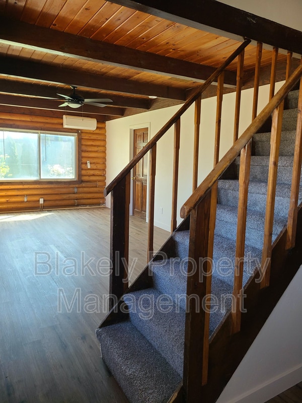 Foto del edificio - 15905 Ellis Ave