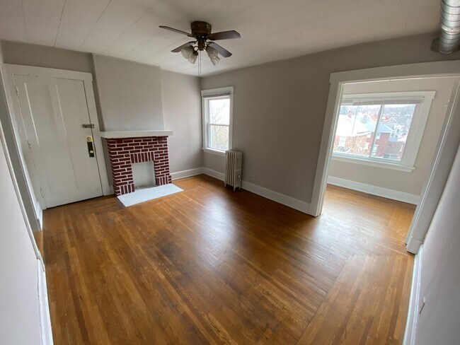 Foto del edificio - 2365/2377 Ravine St.