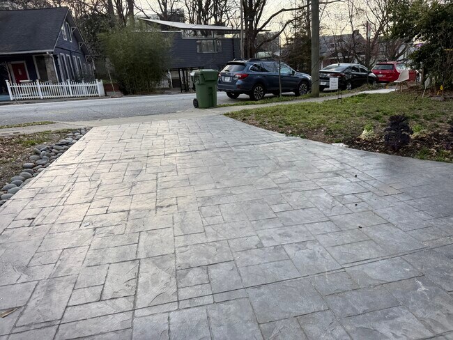 Foto del edificio - 1073 Hemphill Ave NW