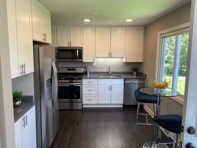 KITCHEN - 355 N 2nd Ave