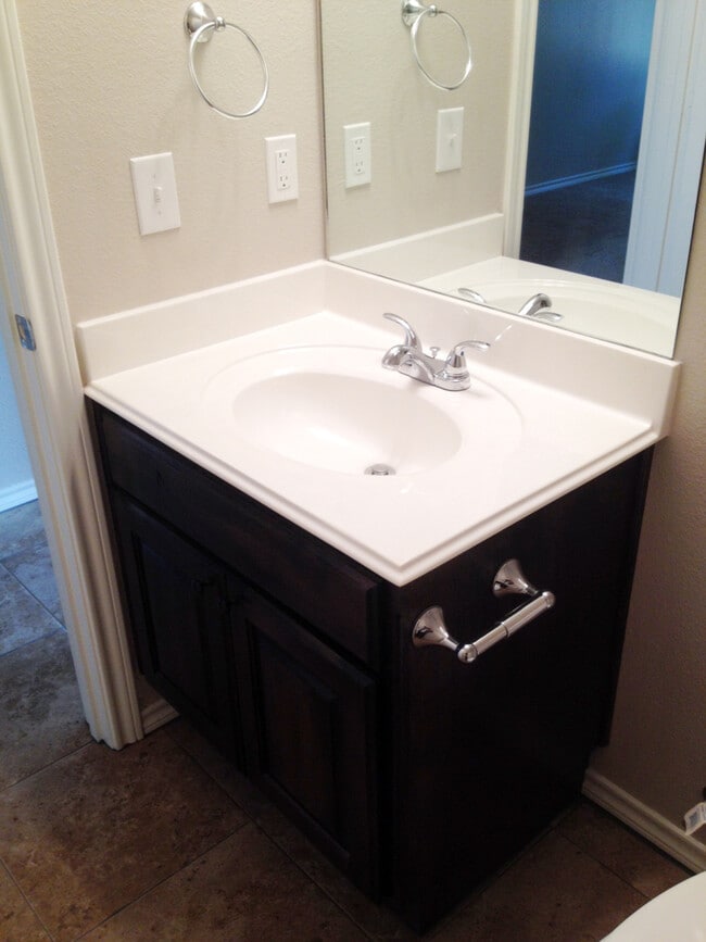 Building Photo - Coming Soon! 2 Bedroom Duplex for Rent in ...