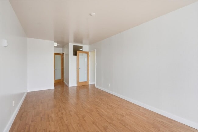 Building Photo - 531 Esplanade