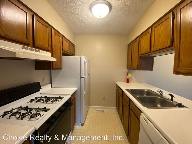 Foto del edificio - 2 br, 2 bath House - 215 E. Burks Dr.