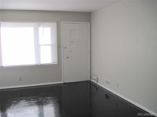 Foto del edificio - 1728 Armstrong Ave