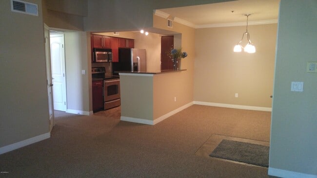 Building Photo - 2025 E Campbell Ave