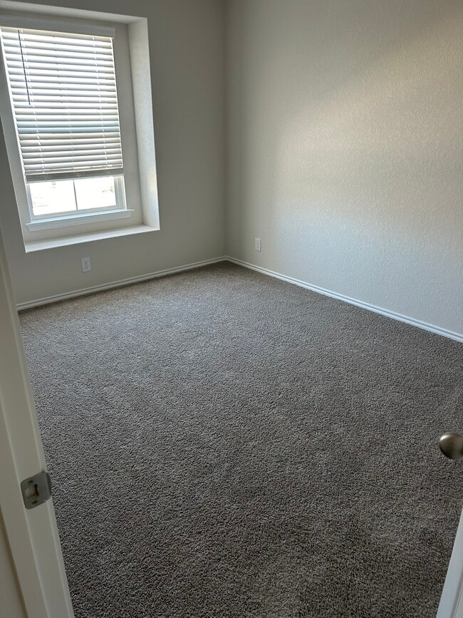 Building Photo - 1141 Barn Swallow Way