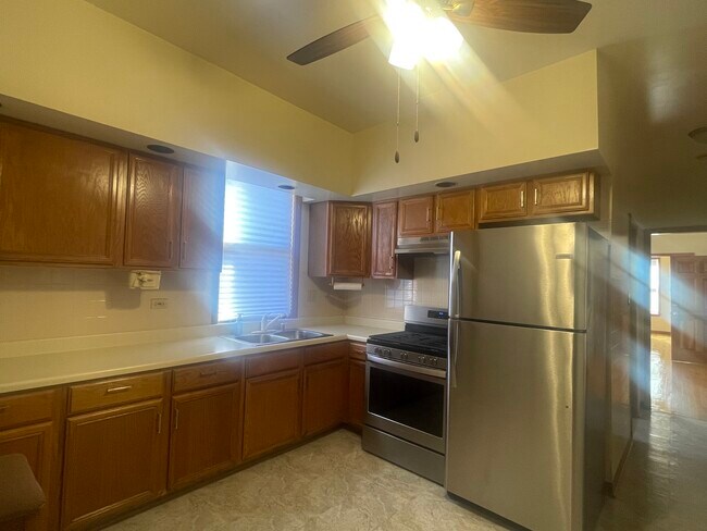 Foto del edificio - 1446 E 76th St