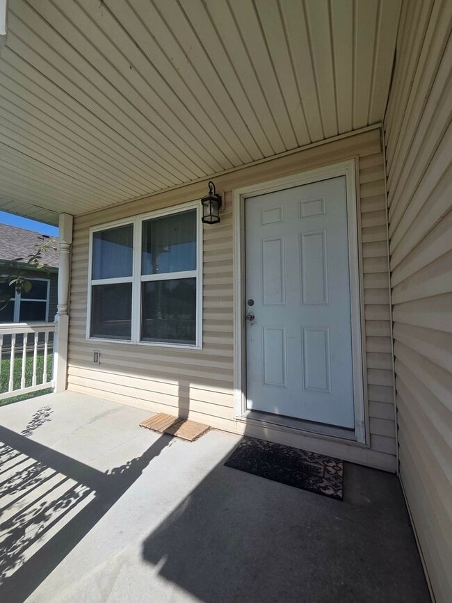 Foto del edificio - 906 Whitetail Ct