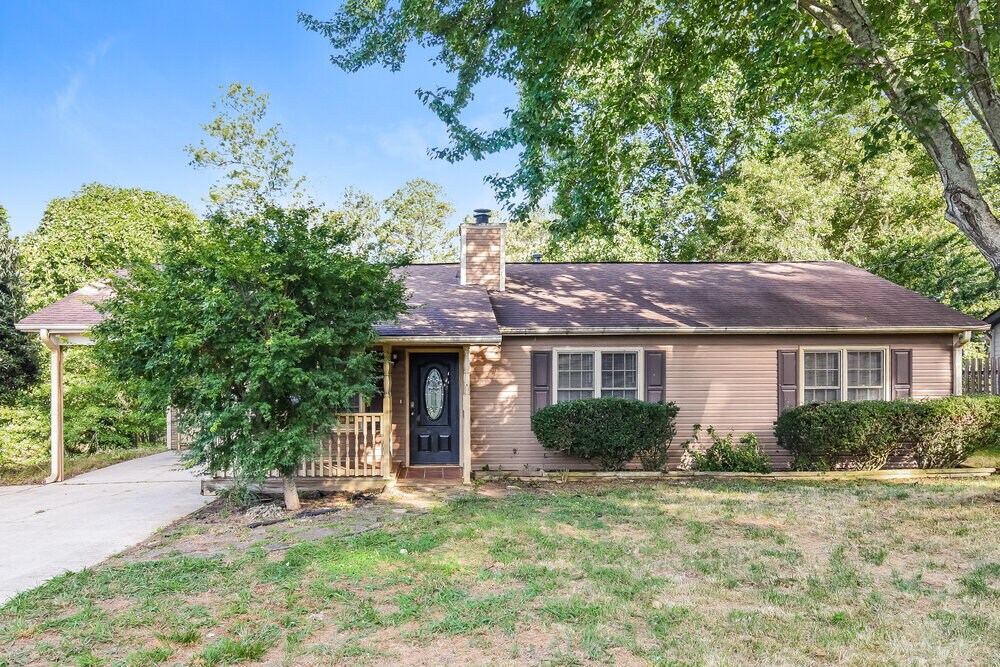 Primary Photo - 5976 Lake Lanier Heights Rd