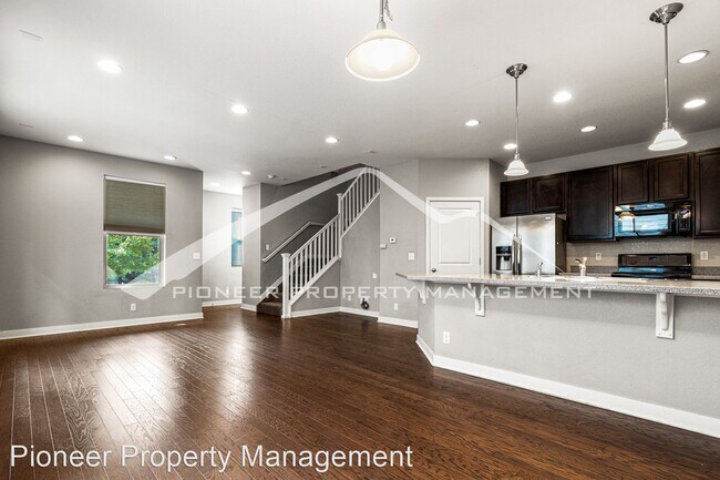 Building Photo - 3 br, 2.5 bath House - 8485 Redpoint Way