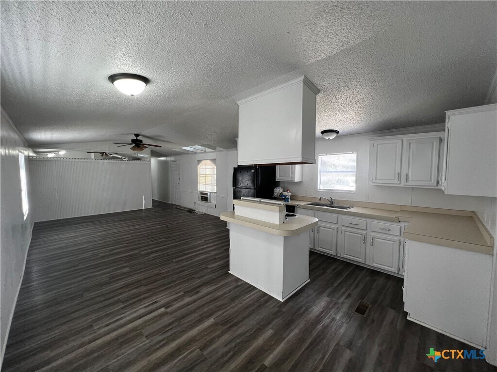 Foto principal - 1405 Harris Hill Rd