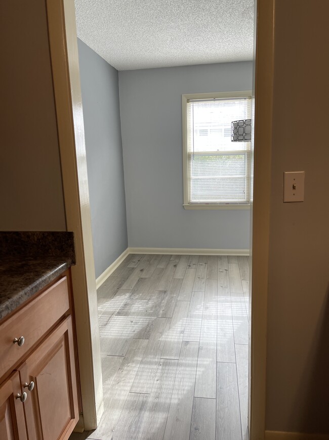 Kitchen entrance to dining area - 559 Winding Creek Rd