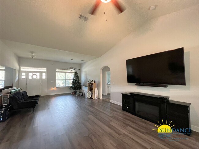 Foto del edificio - Gorgeous 4 Bedroom Home in Holley by the Sea!
