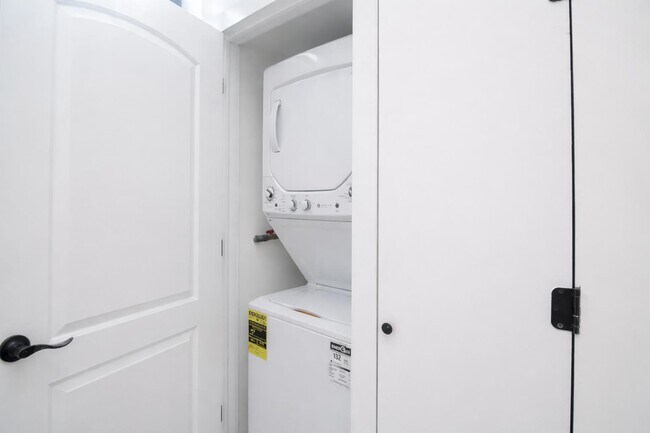 Foto del edificio - 193 Jefferson Ave