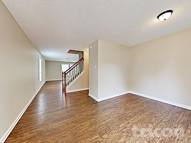 Foto del edificio - 8627 Panglemont Drive