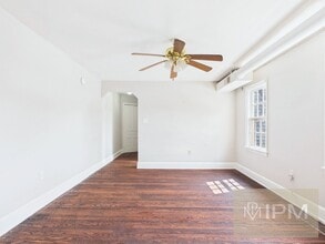 Building Photo - 487 W King St