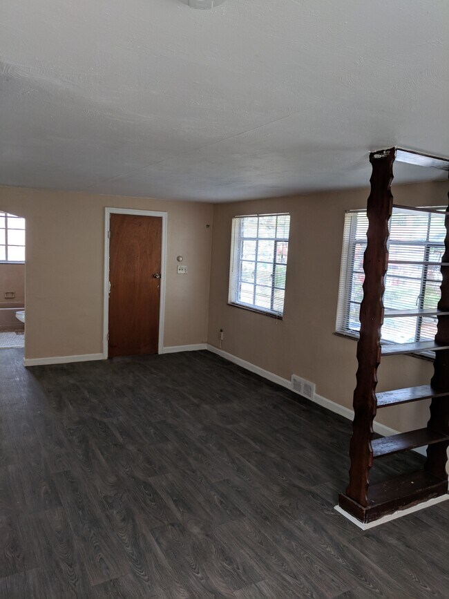 Foto del edificio - 4343 Coleridge St