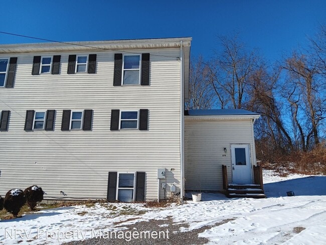 Foto del edificio - 4 br, 3.5 bath House - 270 Wakeman Court
