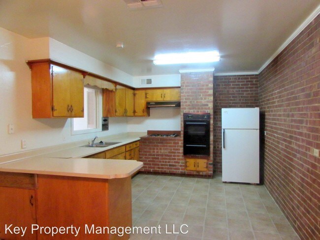 Building Photo - 274 W Basic Rd