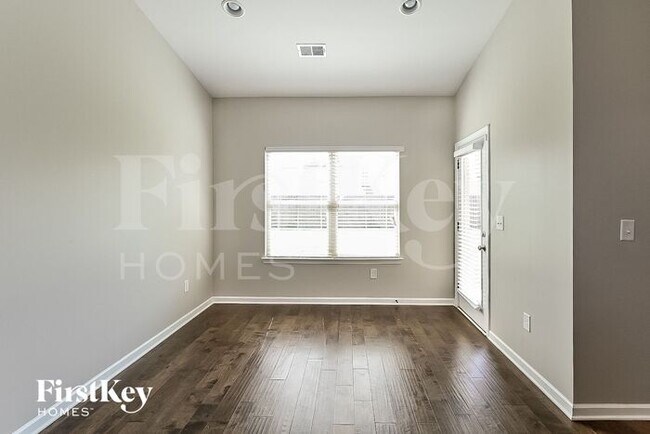 Building Photo - 1614 Stillriver Run Dr