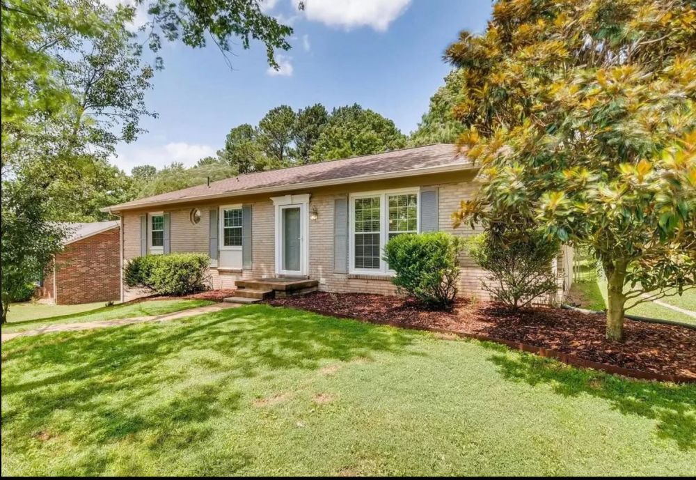 Primary Photo - 608 Huntington Ridge Dr