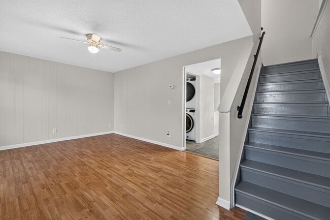 Building Photo - 3061 Breslaw Ct