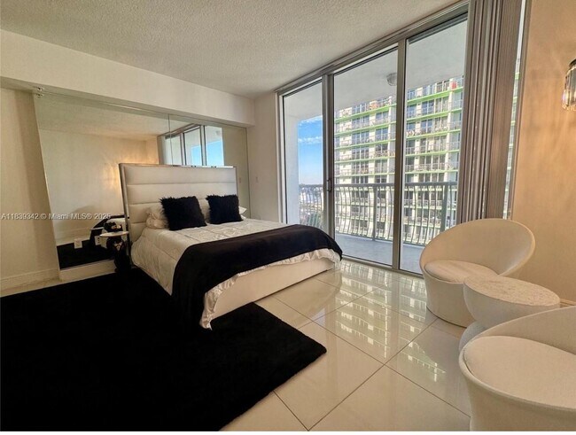 Foto del edificio - 1750 N Bayshore Dr