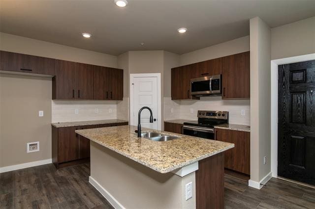 Building Photo - 613 Harvest Moon Dr