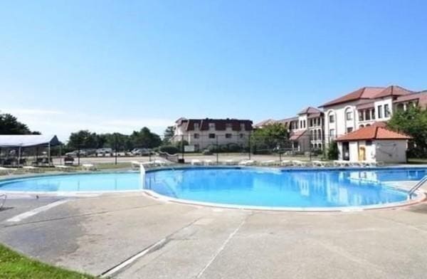 Building Photo - 685 Oak St