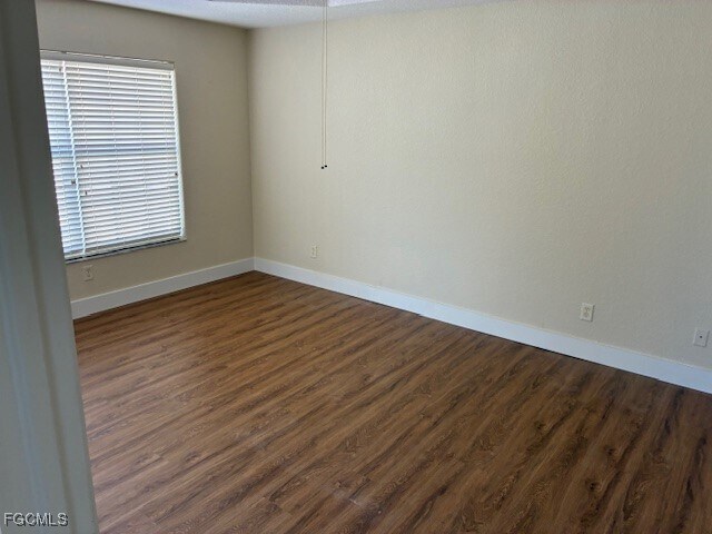 Foto del edificio - 5410 Chiquita Blvd S