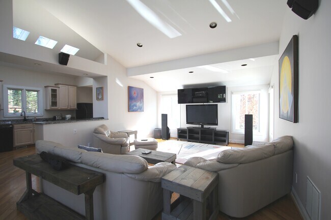 Gran salón - 1148 Kettle Ct NW