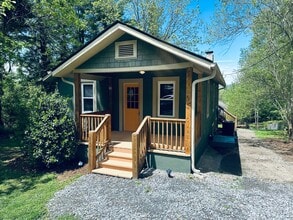 Building Photo - 90 Hampton St