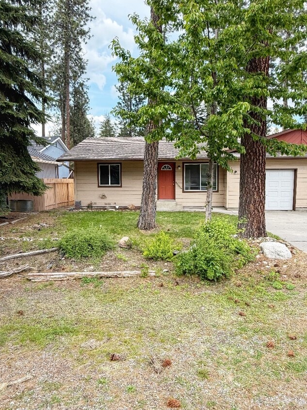 Primary Photo - 7271 W Pine St