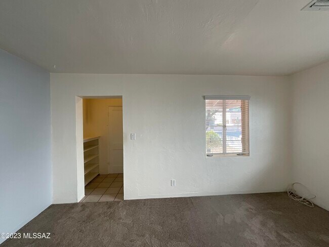 Foto del edificio - 2129 E 2nd St