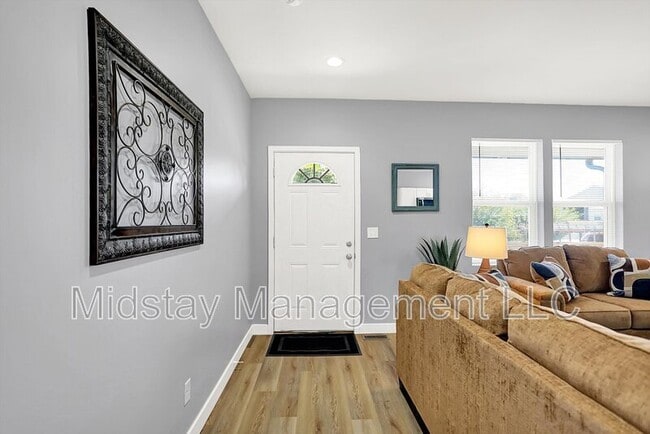 Building Photo - 2022 Rembrandt St