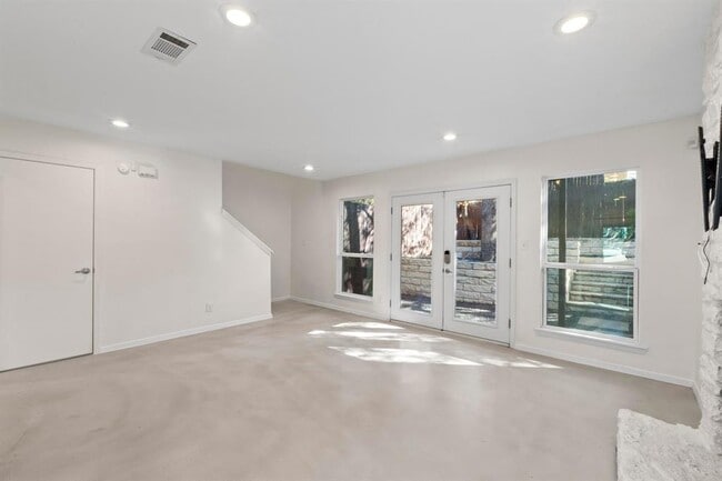 Foto del edificio - 1245 Spyglass Dr