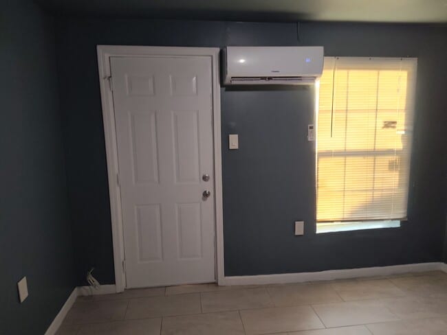 Building Photo - 250 Springfield Ave