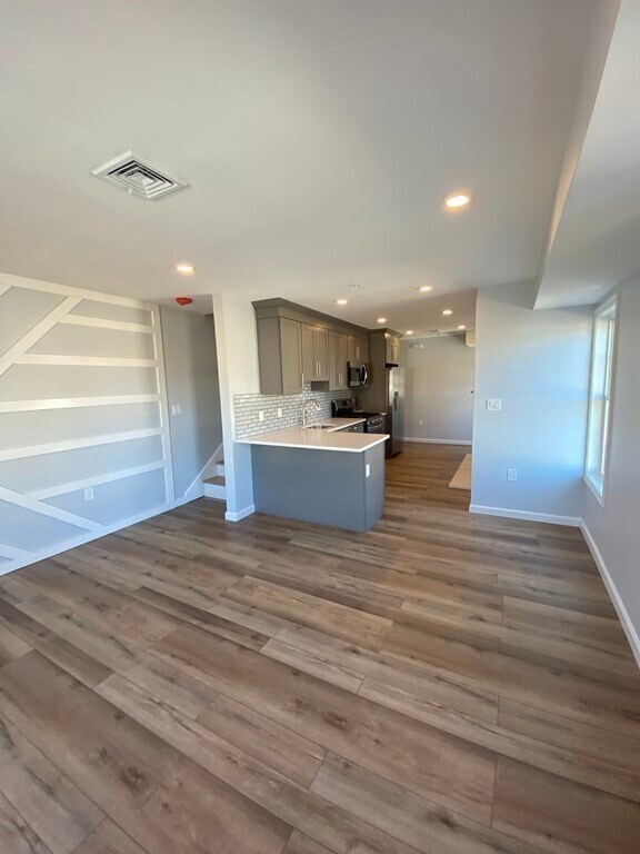 Foto principal - 995 Hyde Park Ave