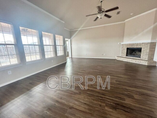 Foto del edificio - 10601 Clinton Ave