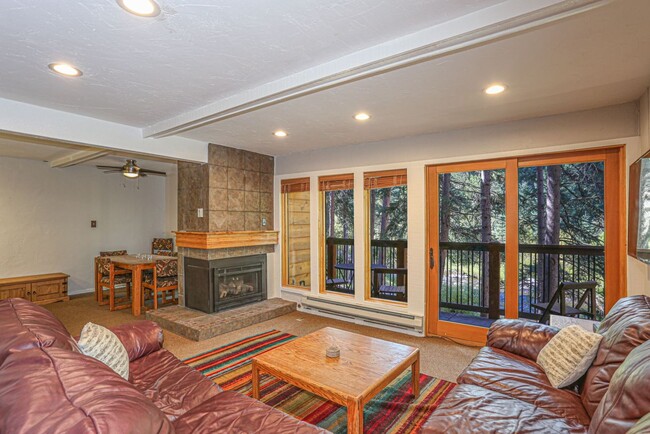 Building Photo - Walk to everything! Partially Furnished! Y...