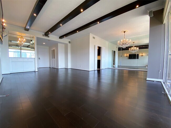 Foto del edificio - 49 Briar Hollow Ln