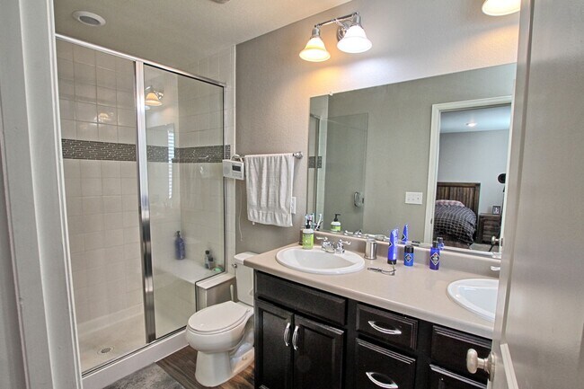 Building Photo - 3 bed 2.5 bath Castle Rock Townhome in the Meadows