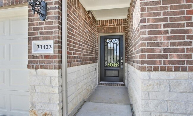 Building Photo - 31423 Elmgrove Knl Dr