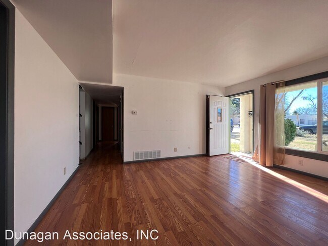 Foto del edificio - 3 br, 1 bath House - 1028 N. 6th