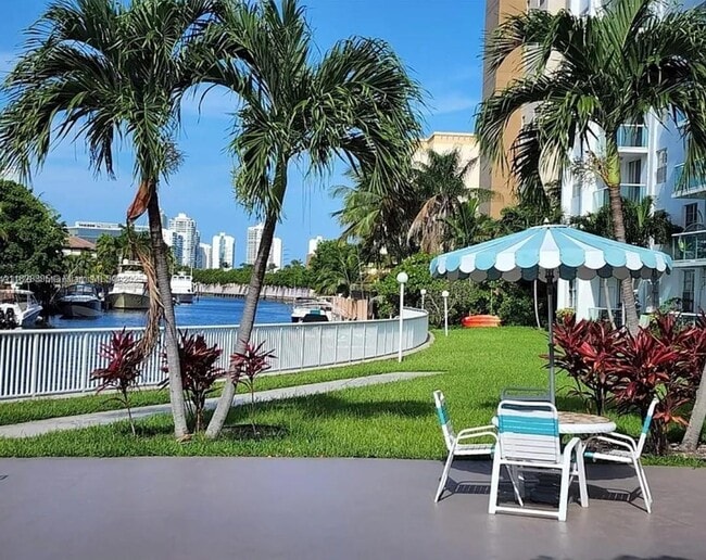 Foto del edificio - 2841 NE 163rd St